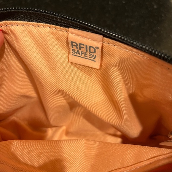 Pacsafe Citysafe CS25 Anti-Theft Crossbody & Hip Purse NWOT - Picture 9 of 9